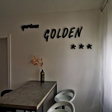 Golden - Self Check In Apartment โอซีเยก ภายนอก รูปภาพ