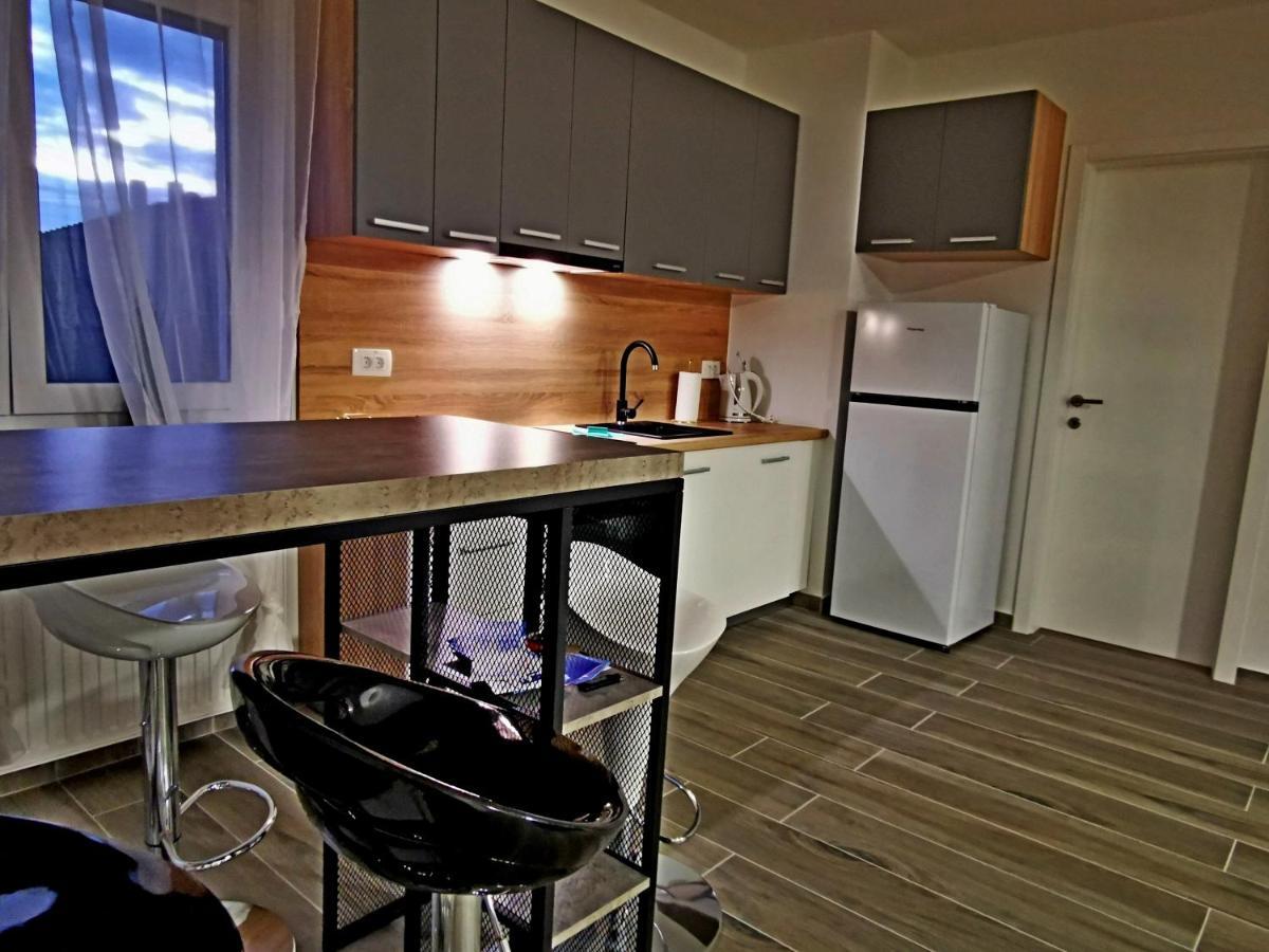 Golden - Self Check In Apartment โอซีเยก ภายนอก รูปภาพ