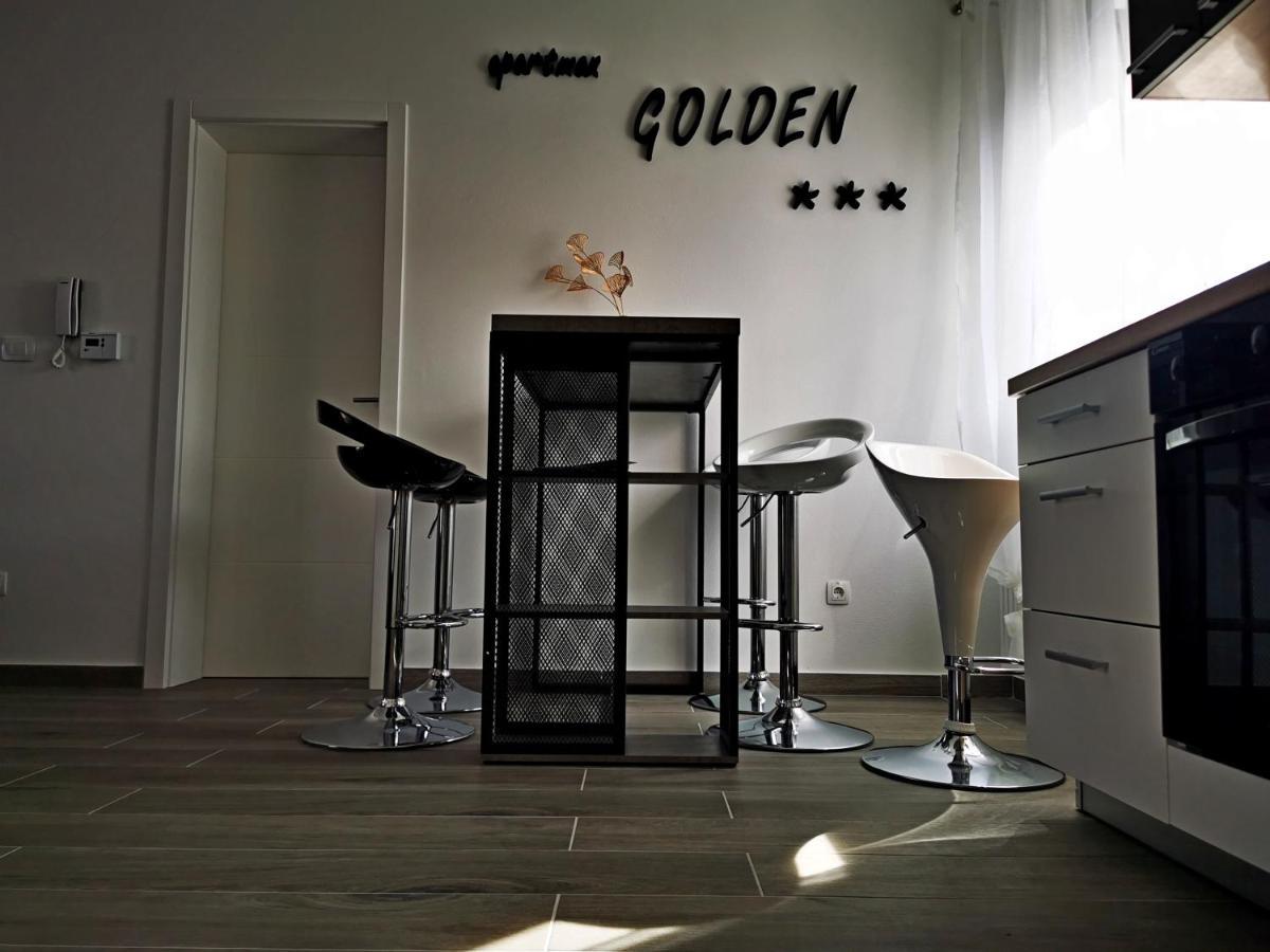 Golden - Self Check In Apartment โอซีเยก ภายนอก รูปภาพ