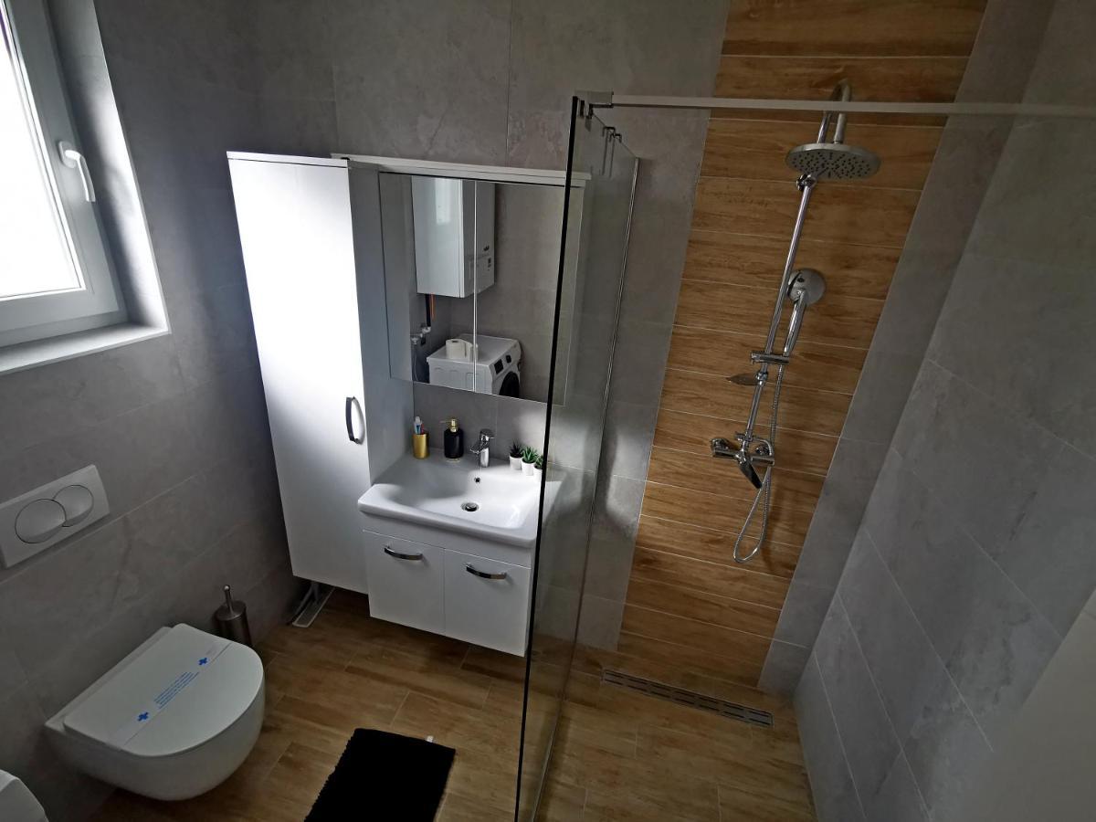 Golden - Self Check In Apartment โอซีเยก ภายนอก รูปภาพ
